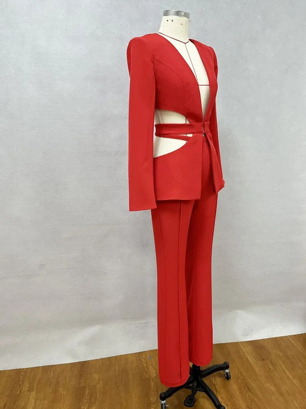 Κόκκινο σέξι γυναικείο κοστούμι σακάκι και παντελόνι με κούφιο σακάκι με V λαιμόκοψη Παντελόνι με φαρδύ πόδι για γιορτινά κοστούμια για club party για γυναίκες