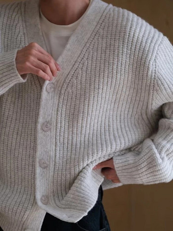 Жилетка Мъжки шик Топли семпли усъвършенствани пуловери за плетене Японски стил Красиви Универсални с V-образно деколте Едноредни ежедневни унисекс