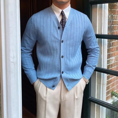 2023-as új tavaszi és őszi Senior Rascal, jóképű V-nyakú, karcsú, csíkos, hosszú ujjú, alkalmi, tömör férfi pulóver-kardigán