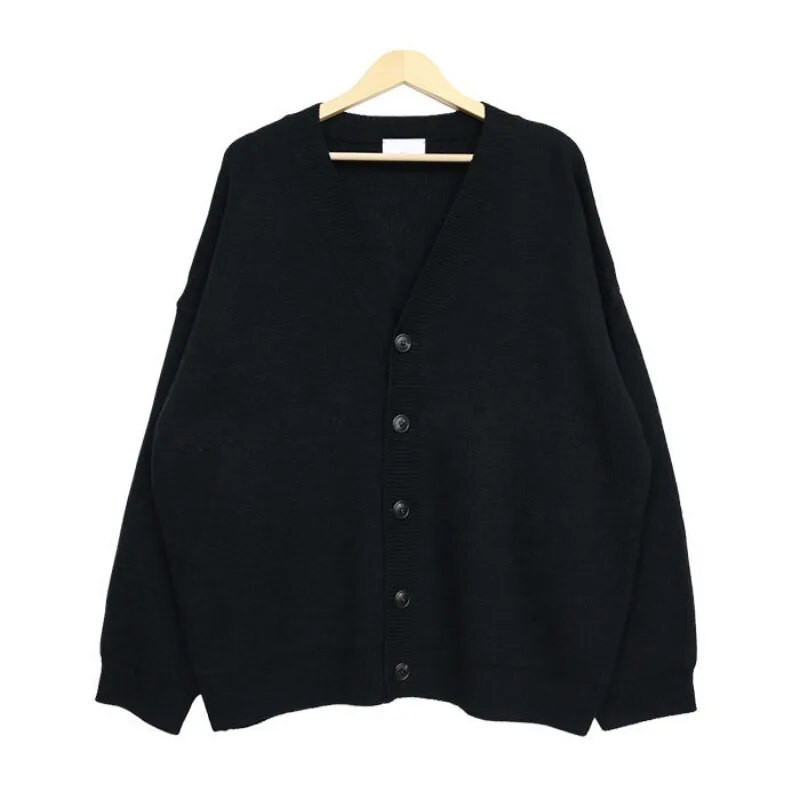 Novi jednobojni muški kardigan za jesen 2023., korejska verzija, džemper s gumbima i v-izrezom, kardigani, muški kaput, ležerni široki muški džemper