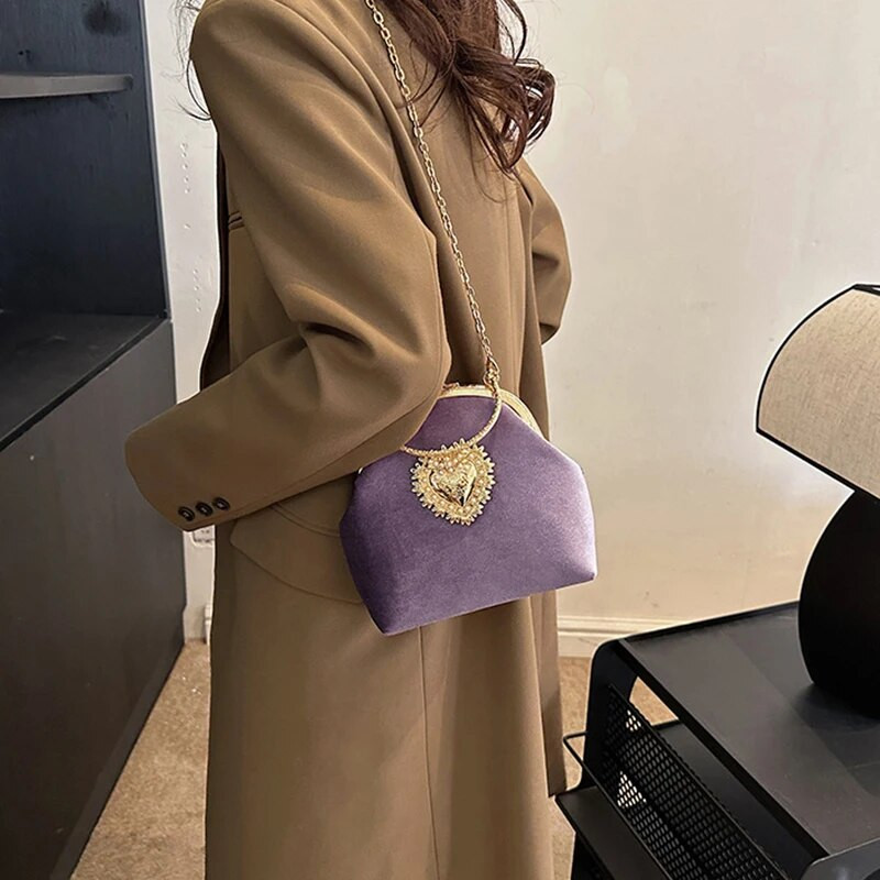 Ženska luksuzna zlatna baršunasta večernja torbica s kopčom Dizajn bisernog srca Izvrsna torba s lancem preko ramena Retro torbica s metalnom ručkom