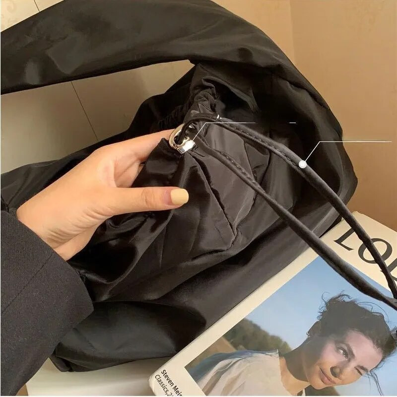 Ženska torba Nova najlonska kanta Modni čvrsti patentni zatvarač MEKA torba na rame Torbice i ručne torbe Luksuzna dizajnerska crna velika torba sumka