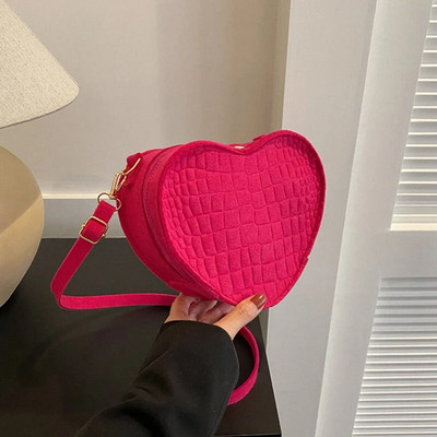 Kis női táska divatos luxus tervezői kézitáska Heart Europe Női táskák Bolsas pénztárca Női váll Hírnök 2023 Trend