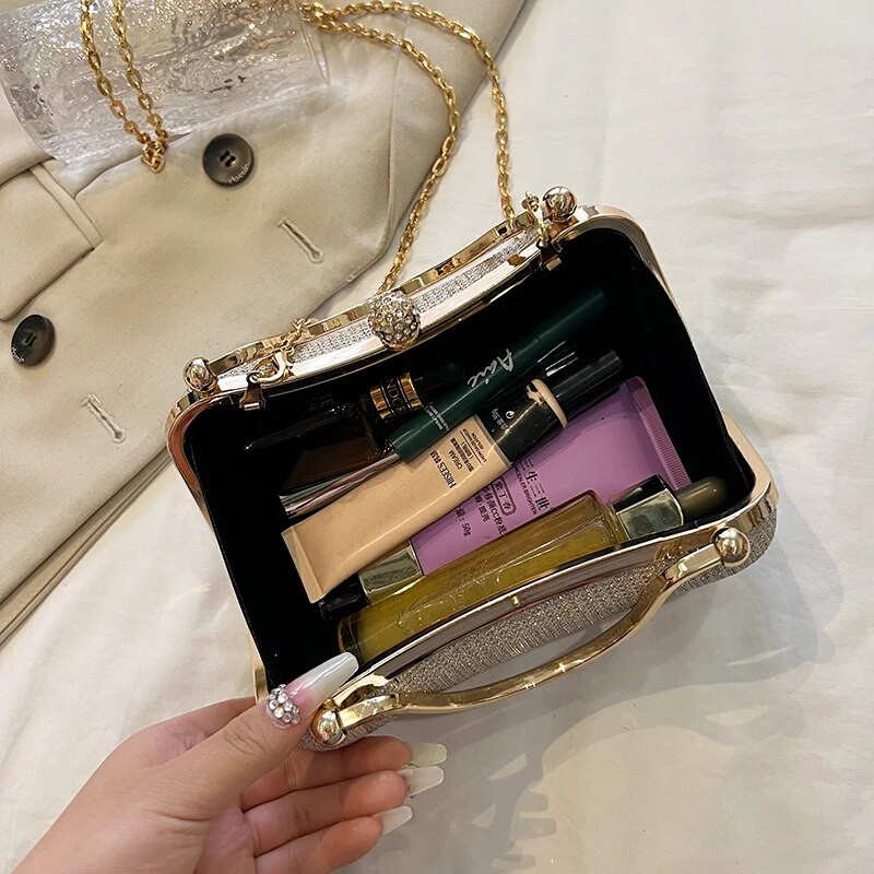 New Arrival Trend Esti Clutch táskák Női Shinny Clutch pénztárca Kristály Esküvői Exquisite láncos váll kézitáskák