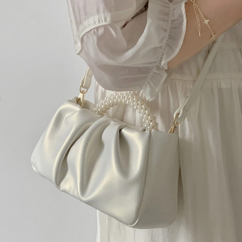 Kis új kézitáskák Pearl Csukló Ránc Felhő Csomagok Vállra akasztott Mini Crossbody táska Édes PU bőr női esküvői parti táskák