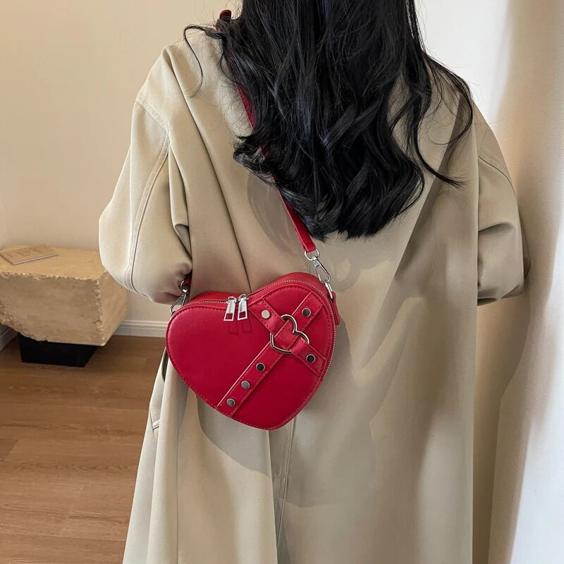 Heart Soild Modne torbe preko ramena Visokokvalitetne svestrane kompaktne torbe na rame sa zakovicama za žene Novi stil Bolsas Femininas 2024.