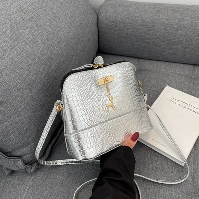 Nova kamena kožna ženska torba na rame iz 2023. Luksuzna dizajnerska ženska torba preko ramena Jeftina ženska ležerna velika torba Školjkasta torba