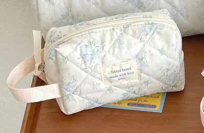 Vintage cvjetna kozmetička torbica za žene Slatka karirana torbica sa spojkom Ženska putna torbica za šminku Prošivena torbica od pamučnog cvijeta Male torbice