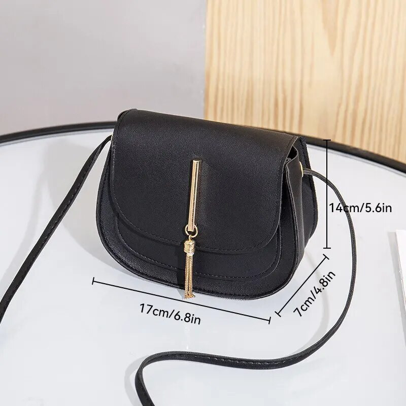 Nova dvoslojna polukružna dvoslojna zlatna kićanka jednobojna sedlasta torba na jedno rame Modna ležerna ženska mala torba