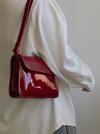 Φθινοπωρινή χειμερινή νέα γυναικεία τσάντα χιαστί Κόκκινη γυαλιστερή τετράγωνη συνθετική δερμάτινη γυναικεία τσάντα ώμου Κλασική vintage υφή τσάντα
