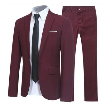 Реверите за мъжки костюми са официално в плътни цветове и стилни копчета, стилни и красиви сака с джобове за срещи