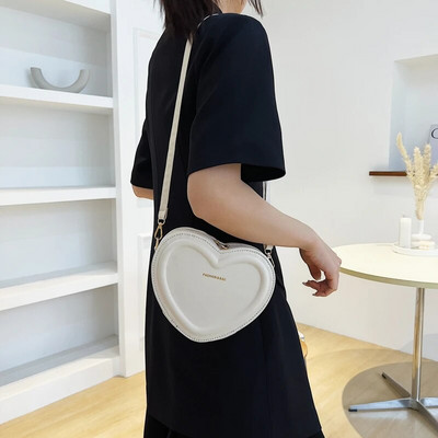 Vintage torbica na rame s ljubavnim srcem Ženska modna dizajnerska mala torbica od PU kože Dizajnerske ručne torbice Torba za djevojčice