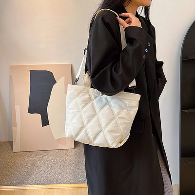Prošivena podstavljena velika torba za žene Torba na rame Zimska platnena torba preko tijela Poslovna torba za kupovinu Ručne torbe Torbica 2023 Novo