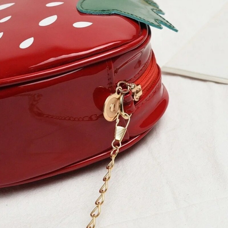 Moteriška PU odos asmenybės madinga miela animacinė braškinė grandinėlė per petį