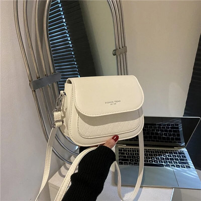 Női Luxus Design Crossbody válltáskák PU bőr női vintage nyeregtáska egyszínű futártáska kis kézitáska bolsas