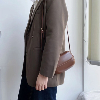 IELGY чанта за рамо Messenger чанта с капак с метална катарама Корейска версия черна чанта с черупки проста PU модна тенденция