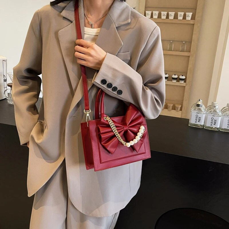 Dizajn lanaca s perlama Ženske torbe s ručkom na vrhu Lagani luksuzni trend Pu torbe preko ramena za žene Moda 2024. Bolsas Femininas