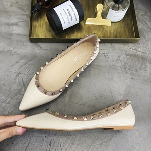 klasszikus márka női lapos cipő szegecs esküvői cipő lakkbőr fekete meztelen cipő hegyes orrú lapos cipő