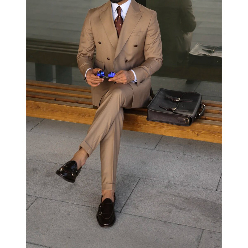 Khaki spalvos vyriški kostiumai su dviguba krūtine su atvartu Elegantiški iškilmingi proginiai drabužiai, 2 dalių striukinės kelnės Slim Fit Terno Masculino 정장