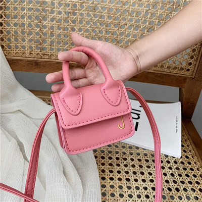 Madinga Super Mini rankinė moterims Mieli pasiuntinių krepšiai Prabangus dizainerių mielas Crossbody Krepšiai J Letter Merginų pečių krepšiai