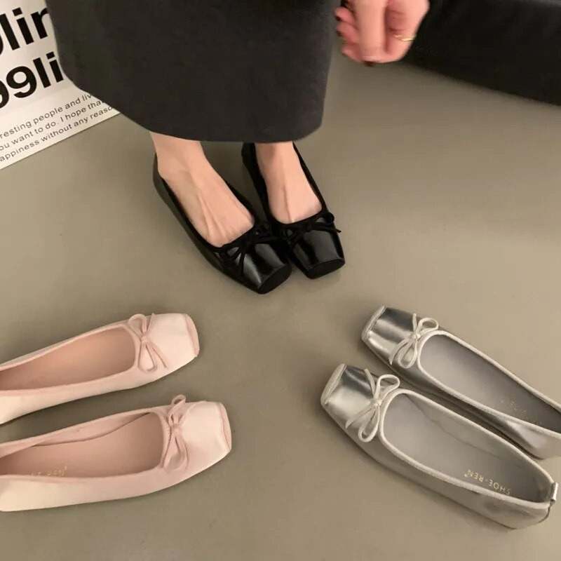 Női tavaszi cipők négyszögletes orrú csónakcipők íj balett lapos bársonyos csúszású lapos női cipők, sliver lapos női cipők 1764N