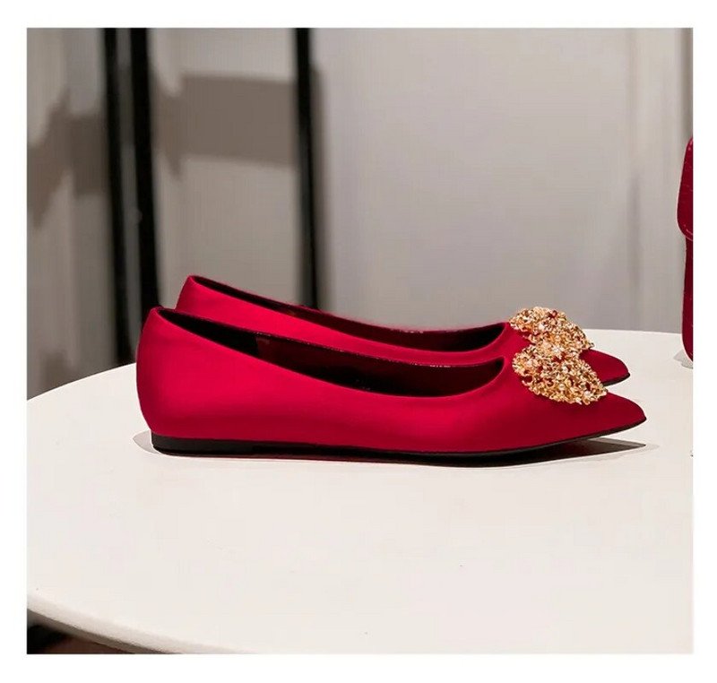 Moteriški vestuviniai batai kiniški raudoni smailūs plaukeliai, odiniai plokščiakulniai batai banketams ant minkšto pado, moteriški batai, 45 dydis