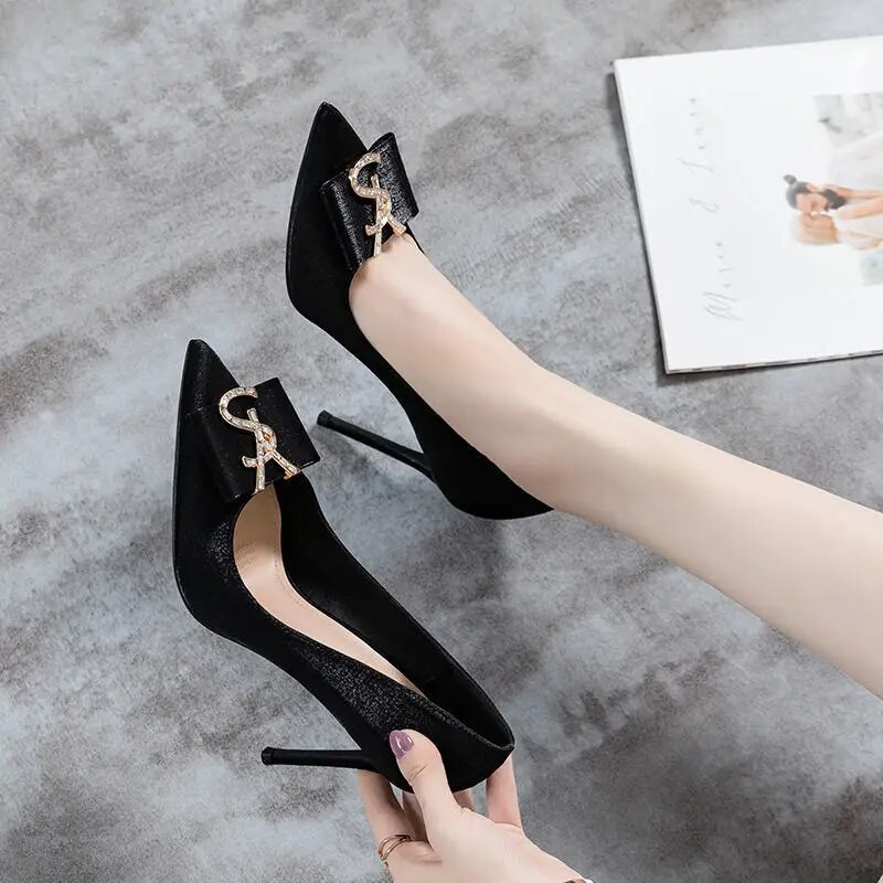 Pompe de designer pentru femei pantofi sexy cu toc înalt stiletto de nuntă pantofi cu toc înalt din satin ascuțit pantofi casual de petrecere