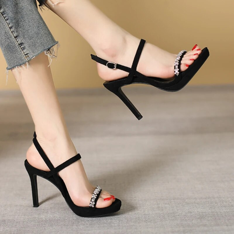 Vilinski stil Visoke potpetice s dijamantskim dijamantima Modne cipele s platformom za svečane zabave Otvorene sandale Ženske 2023 Nove cipele male veličine 32 33