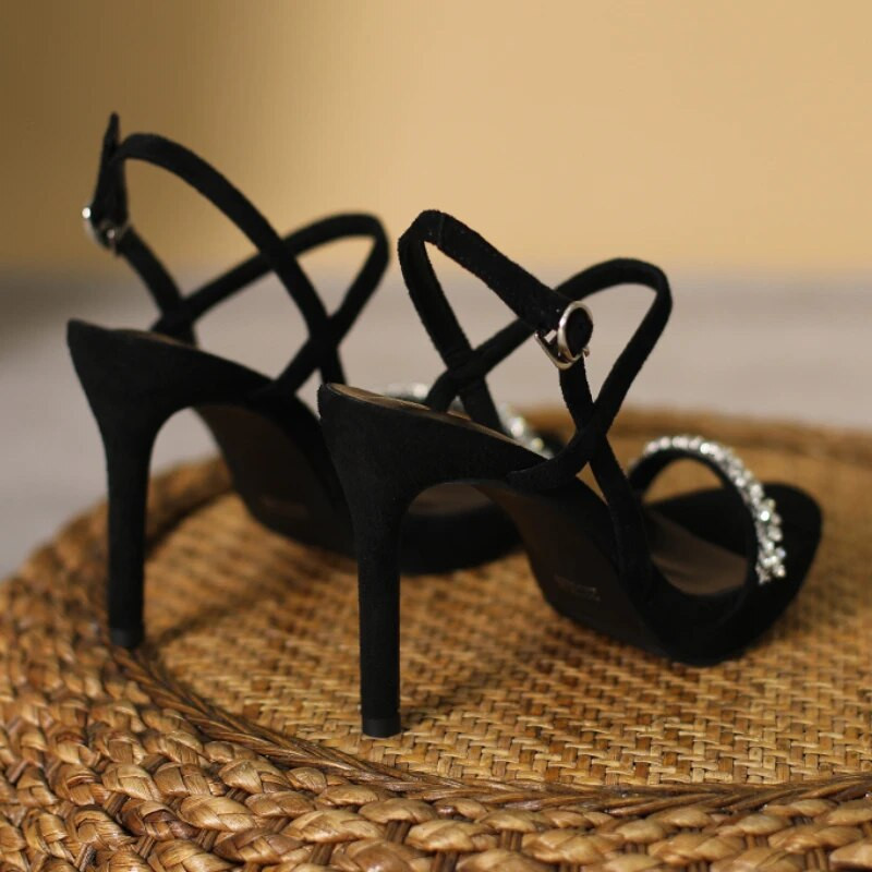 Vilinski stil Visoke potpetice s dijamantskim dijamantima Modne cipele s platformom za svečane zabave Otvorene sandale Ženske 2023 Nove cipele male veličine 32 33