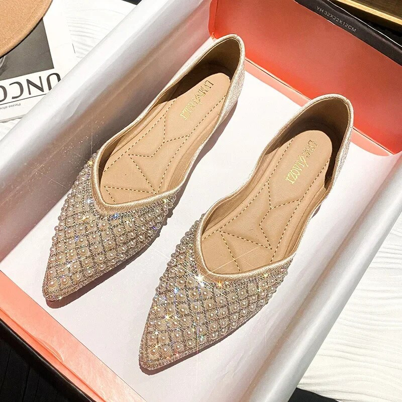 Strasszos cipők, 2024-es női nyári lapos, új design, kis temperamentumú piros cipők, nagy méret 41 43