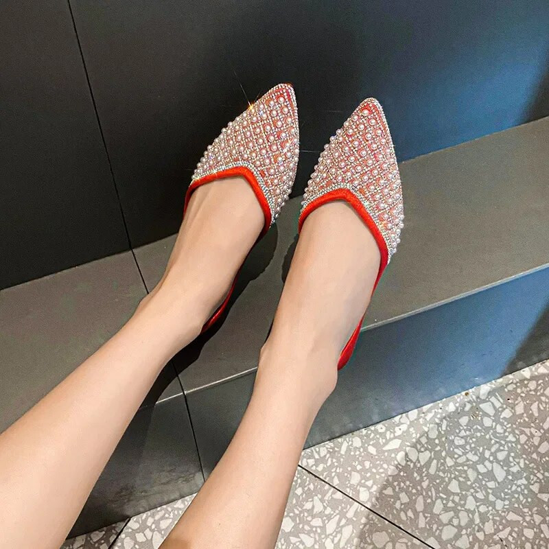 Strasszos cipők, 2024-es női nyári lapos, új design, kis temperamentumú piros cipők, nagy méret 41 43