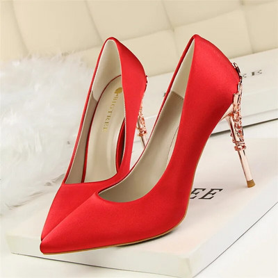 2023 Ženske cipele Seksi špicasti vrh Luksuzne metalne cipele na visoke pete Žensko proljeće Ljeto Ženske cipele za vjenčanje na visokim petama Zapatos