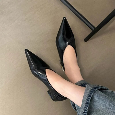 Női, lapos, hegyes orrú csónakcipő öv, bőrcipő, női retro alacsony sarkú ruha cipő tavaszi őszi piros 1750N