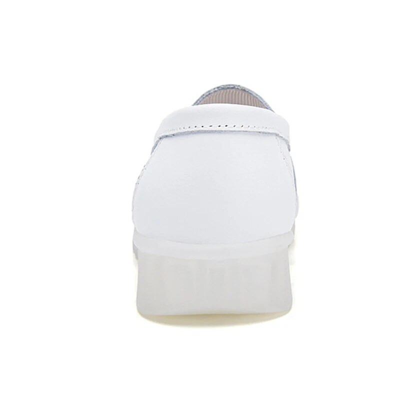 Nove ženske ravne kožne cipele BEYARNE2019, ležerne bijele cipele s mekim dnom, natikače s ljubavnim srcem, udobne radne cipele za mame i medicinske sestre