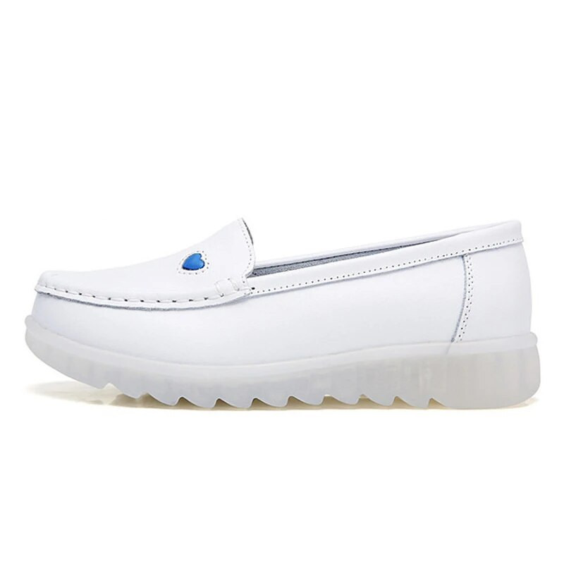 Nove ženske ravne kožne cipele BEYARNE2019, ležerne bijele cipele s mekim dnom, natikače s ljubavnim srcem, udobne radne cipele za mame i medicinske sestre