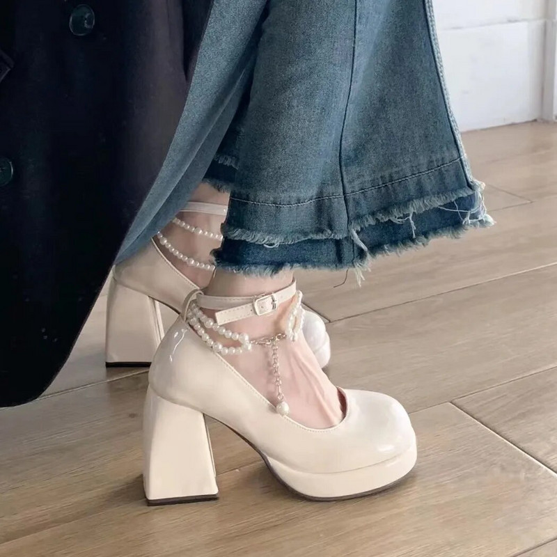 2023 m. pavasario vasara Nauji moteriški aukštakulniai prabangūs elegantiški perlų kvadratiniai pirštai moteriški sandalai Madingi lakinės odos Mary Jane batai