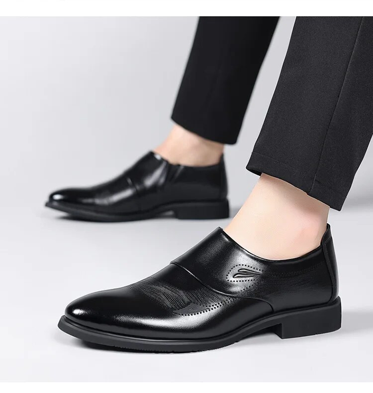 Nove kvalitetne muške kožne cipele za 2023. Britanske poslovne cipele ekstra veličina 38-44 od meke kože Muške kožne svečane cipele