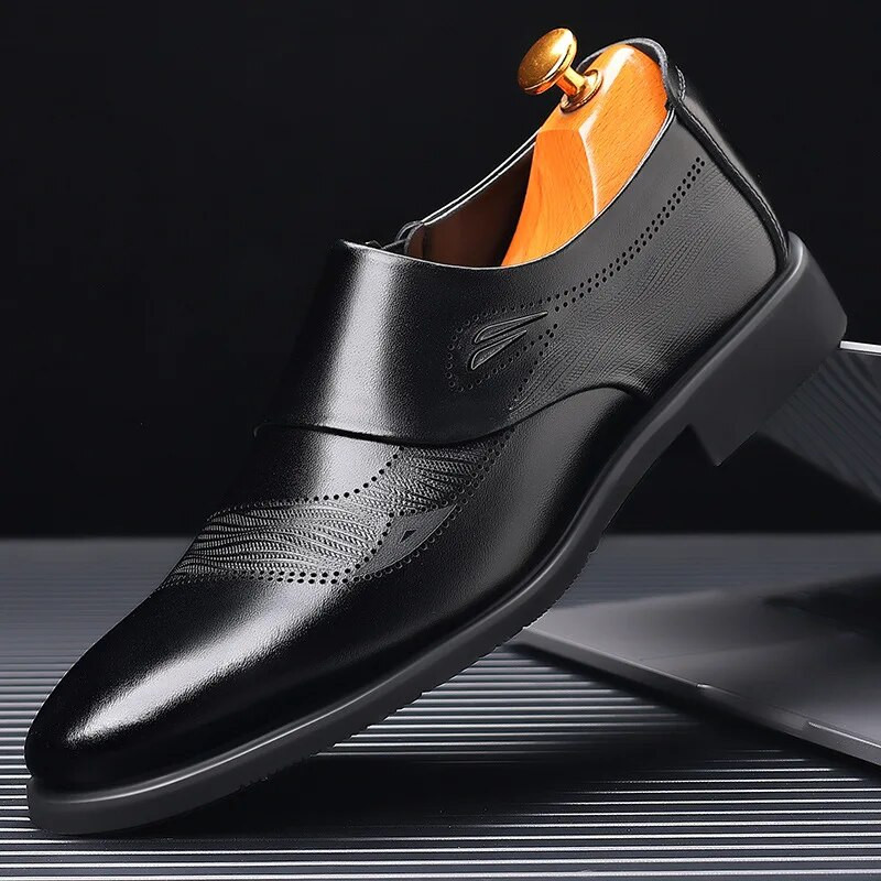 Nove kvalitetne muške kožne cipele za 2023. Britanske poslovne cipele ekstra veličina 38-44 od meke kože Muške kožne svečane cipele