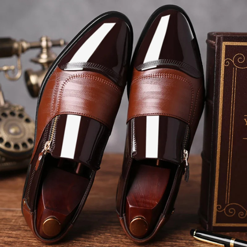 Crne cipele od lakirane PU kože Natikače za svečane muške cipele Velike veličine Vjenčane cipele u špicu za muškarce Elegantne muške poslovne cipele