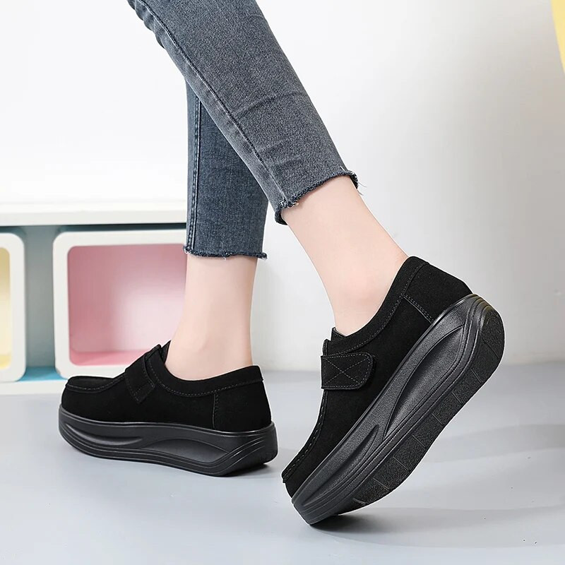 2023 Divat Női Cipők Platform Cipők Bőr Velúr Plüss Slip on Sneakers Bojt Rojtos cipők Mokaszinok Női Vintage Cipők