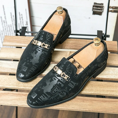 Baltos vyriškos laisvalaikio batai vairuojant mokasinus, madingi vyriški, patogūs verslo formalūs pavasariniai odiniai vyriški tingūs metaliniai batai