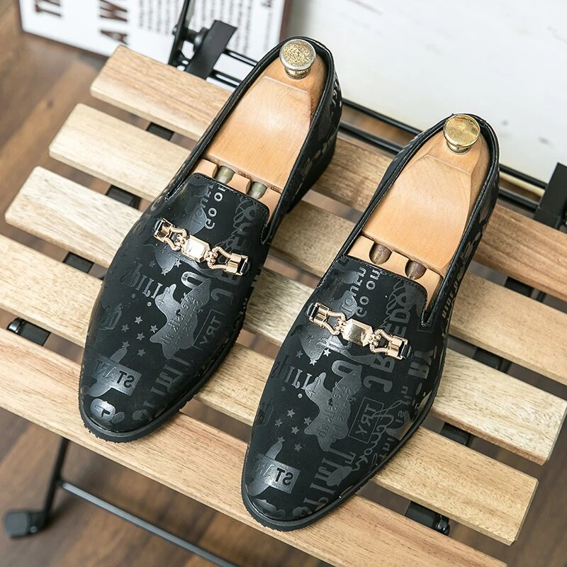 Baltos vyriškos laisvalaikio batai vairuojant mokasinus, madingi vyriški, patogūs verslo formalūs pavasariniai odiniai vyriški tingūs metaliniai batai