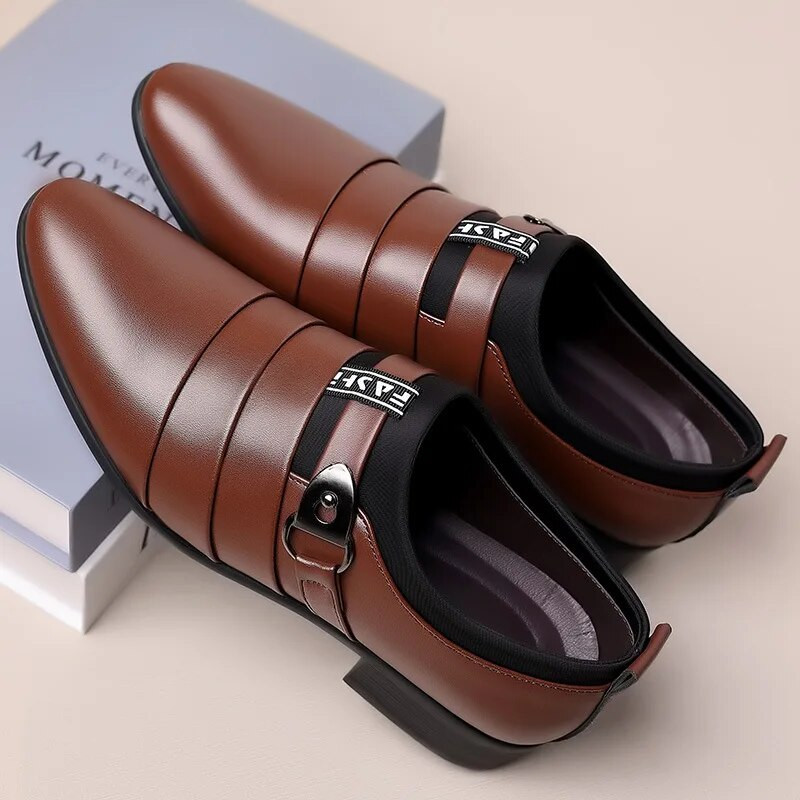 Crne cipele Muške luksuzne poslovne oksfordice kožne prozračne svečane haljine muške uredske cipele za vjenčanje Gumena obuća Mocassin Homme