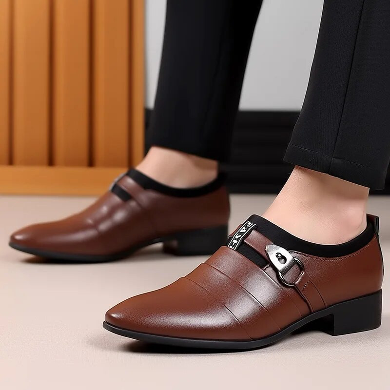 Crne cipele Muške luksuzne poslovne oksfordice kožne prozračne svečane haljine muške uredske cipele za vjenčanje Gumena obuća Mocassin Homme