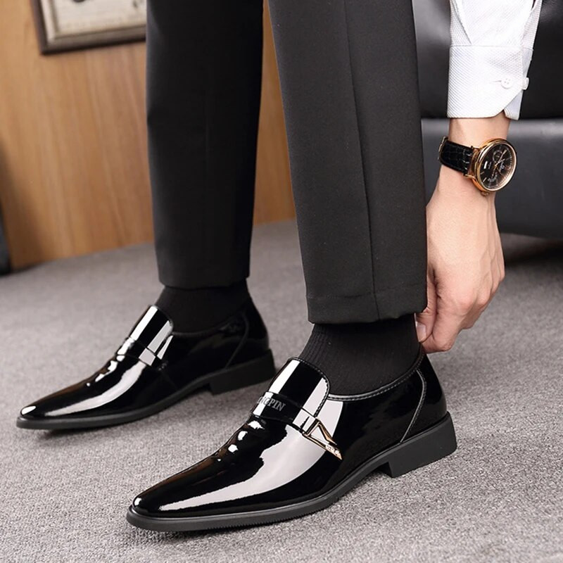 Laisvalaikio odiniai batai Vyriški Paten Oxford Men Slip Bright Verslo avalynė smailia pirštais Vyriška suknelė Prabangios prekės Aukštos kokybės Vyriška