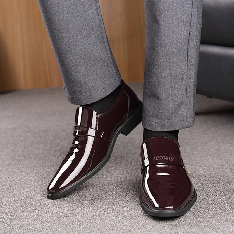 Laisvalaikio odiniai batai Vyriški Paten Oxford Men Slip Bright Verslo avalynė smailia pirštais Vyriška suknelė Prabangios prekės Aukštos kokybės Vyriška