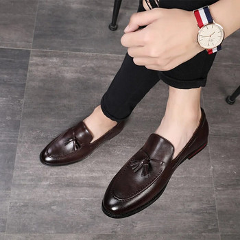Пролет/есен Нови класически мъжки бизнес обувки Британски дишащи обикновени ежедневни обувки в стил с пискюли Мъжки мокасини Размер 37-48