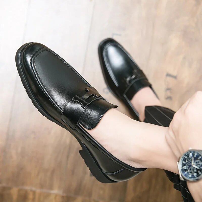 Luxus márka Retro stílusú Bőr Férfi Cipők Ruha Slip on Loafers üzleti cipők Férfi Esküvői Alkalmi Kényelem Cipők