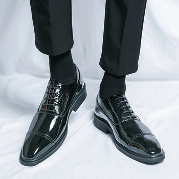 Πολυτελή χρυσά σχεδιαστικά μυτερά μαύρα δερμάτινα παπούτσια Brogue Oxford για ανδρικό επίσημο φόρεμα χορού γάμου Homecoming Zapatos Hombre