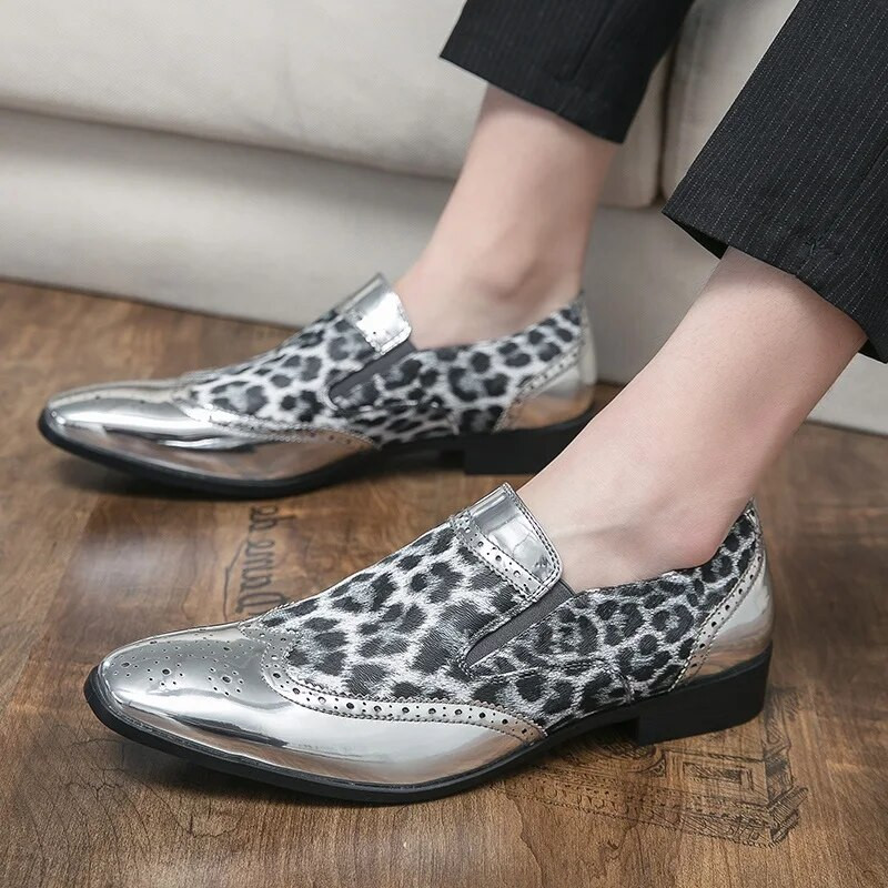 Luksuzne dizajnerske muške sjajne zlatno-srebrne Bullock vjenčane cipele za povratak kući Ravne cipele Ležerna loafer haljina Sapatos Tenis Masculino
